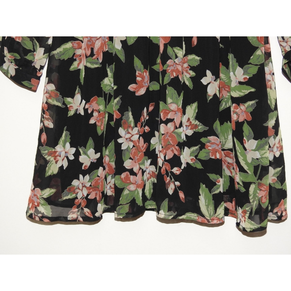 NWOT Long Sleeve Floral Dress Sienna Sky Medium - Picture 3 of 7